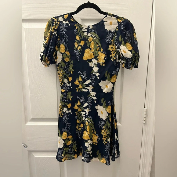 REFORMATION Irma Dress in Graciella - Picture 3 of 6